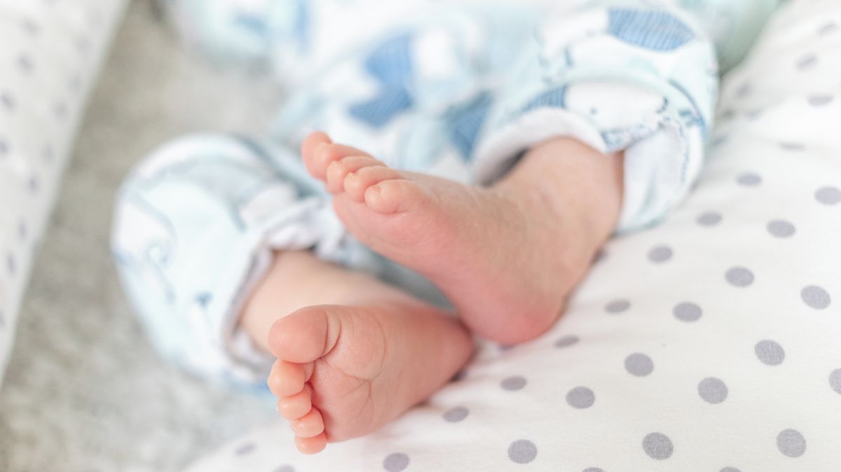 Muž zažaloval porodnické centrum, klientky prý rodily příliš hlasitě